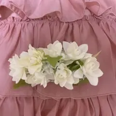 お値下げ^ ^花飾り付きバレッタ ホワイト