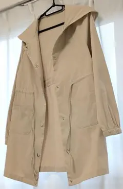 ベージュ フード付き マウンテンパーカー