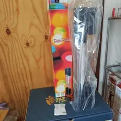 「Dream Flasher」は、ビンテージの魚雷型テーブルランプ