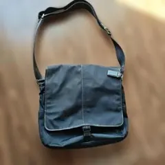 Item thumbnail for item 7fc49573-dd75-4e2c-ba0e-02c3052f59a8