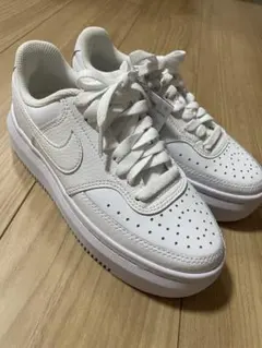 nike コートビジョンアルタ