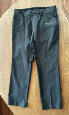 adidas オリーブグリーン パンツ、ベルト付き