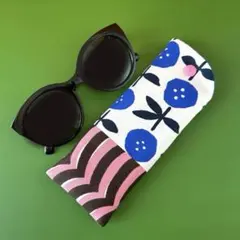 スリム縦型 サングラスケース ブルー丸花 ハンドメイド 北欧
