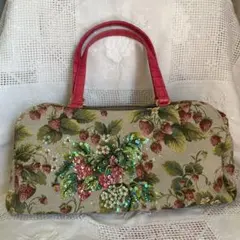 未使用品)大人気、シンクビー、ハンドバッグ、総柄、総刺繍デザイン 