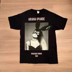 Ariana Grande アリアナ グランデ】ツアーTシャツ sサイズ - メルカリ