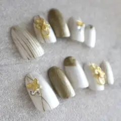 成人式♡結婚式♡ホワイトネイルチップ♡推し活♡白♡ゴールド