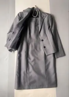 ジャケットとワンピースのスーツ2点グレー セレモニー　入学式　13AR