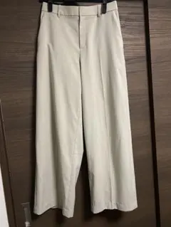 UNIQLO 感動ワイドパンツ　Mサイズ