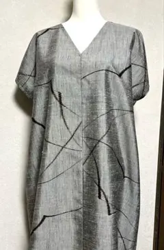 着物リメイク グレーのVネックゆったりワンピース