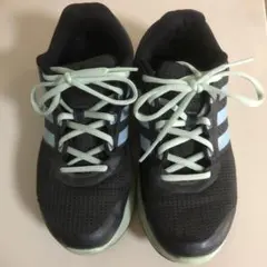 adidas アディダス　　スニーカー　　 スリーライン