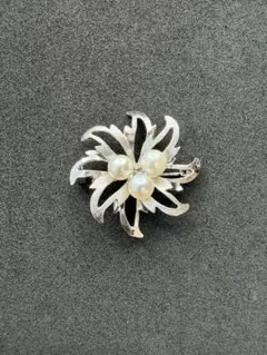 【美品】本真珠 パールブローチ シルバー製 フラワーモチーフ