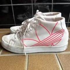 【adidas】厚底シューズ　ピンクのサムネイル