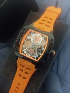 【美品】トノー型高級時計 スケルトン　自動巻き　リシャールミル風オマージュ 美品】トノー型高級時計 スケルトン 自動巻き リシャールミル風