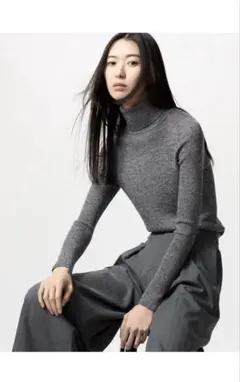 【まりも様専用】　UNIQLO メリノリブタートルネックセーター