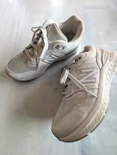 再値下げ！23センチ New Balance 880 ホワイト スニーカー