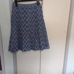 クレージュフラワーパターンレース ひざ丈フレアスカートのサムネイル