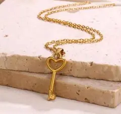 【人気】残１♡ハート鍵 ネックレス KEYサージカルステンレス 金属アレルギー