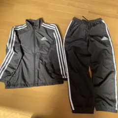 adidas 黒 ジャージ 上下セット　サイズ　140