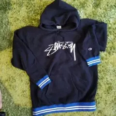【値下交渉⭕】stussy(ステューシー)×Champion　コラボパーカー
