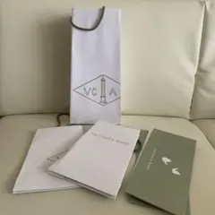 Van Cleef & Arpels ショップ袋と小冊子セット