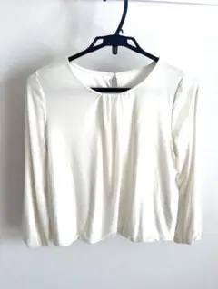ホワイト 長袖ブラウス ラウンドネック