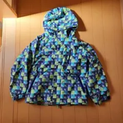 子ども用120サイズ。 スキー、スノーボードウェア(上着のみ)フード付き