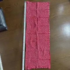 赤い模様入り手ぬぐい