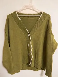 オリーブグリーン Vネックニットカーディガン