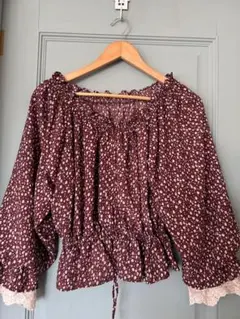 NICE CLAUPフラワープリント長袖ブラウス（バーガンディ）