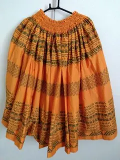 値下げ！　フラダンス用オレンジスカート　パウスカート　グレーのデザイン柄