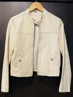 本革ジャケット数回使ってクリーニング屋さんに出してから、一回も使って無いです。