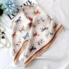 馬柄シルク100%スカーフ 約53cm正方形　絹製バンダナ　上品高級感　男女通用