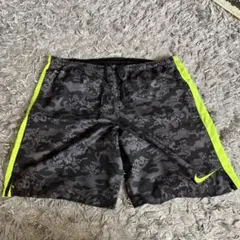 Nike DRI-FIT カモフラージュ ハーフパンツ