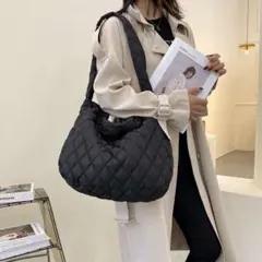 キルティング ショルダーバッグ 黒 ビッグサイズ トートバッグ 大容量 無地
