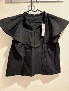 【美品】新品タグ付フリルデザイン 半袖トップス 黒　ZARA COCA系