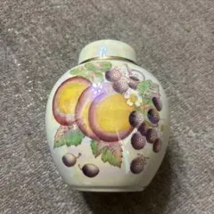 Royal Worcester フルーツ柄 花瓶 - メルカリ