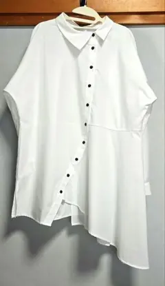 KOHAKU　アシンメトリー 長袖シャツ ホワイトのサムネイル