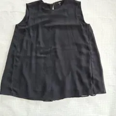 ユニクロ黒後ろ加工プリーツ涙開きノースリーブチュニックサイズL