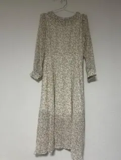 花柄ロングワンピース 長袖 クリーム色