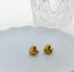ハートピアス　ゴールド　シンプル　小ぶりピアス【1-306】