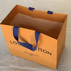 LOUIS VUITTON オレンジ色の紙袋