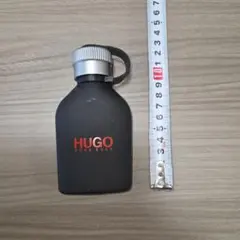 Hugo Boss 男性用香水 黒角瓶のサムネイル