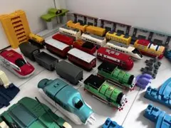 ぴ*！様 【大量・まとめ売り・合計130点】プラレール　車両、駅、踏切、レール