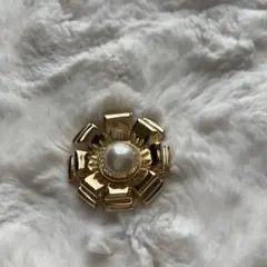 ゴールド 花型 ブローチ パール付き