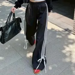 サイドリボン　トラックパンツ　サイドライン