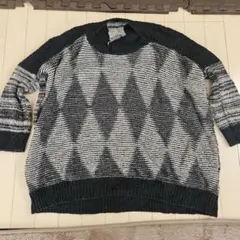 黒白ダイヤモンド模様ニットセーター