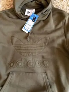 新品未使用adidas モスグリーンフード付きパーカー 新品タグ付き