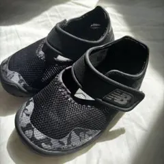New Balance ベビーサンダル ブラック/グレー　12.5cm
