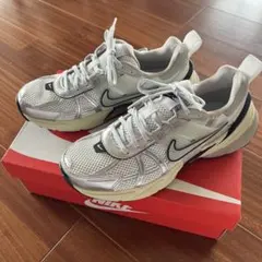 Nike VK2 RUN ウィメンズ25ほぼ新品 ホワイト✖️ シルバー