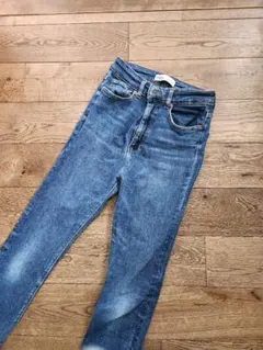 ZARA　ハイウエストデニム
